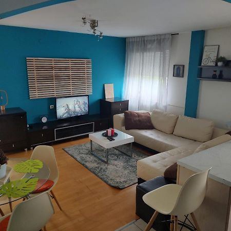 Studio Apartman Karler คาร์โลวัตส์ ภายนอก รูปภาพ
