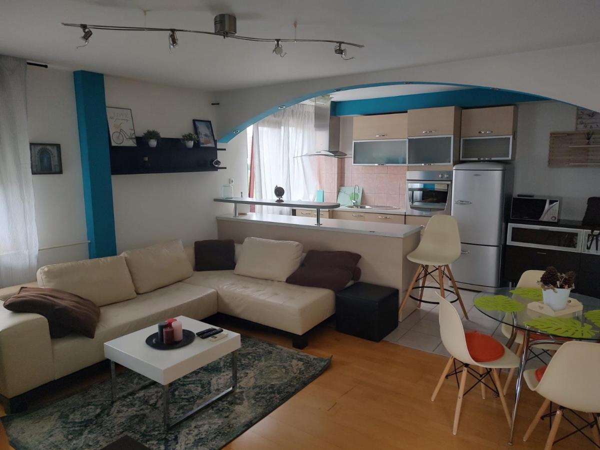 Studio Apartman Karler คาร์โลวัตส์ ภายนอก รูปภาพ