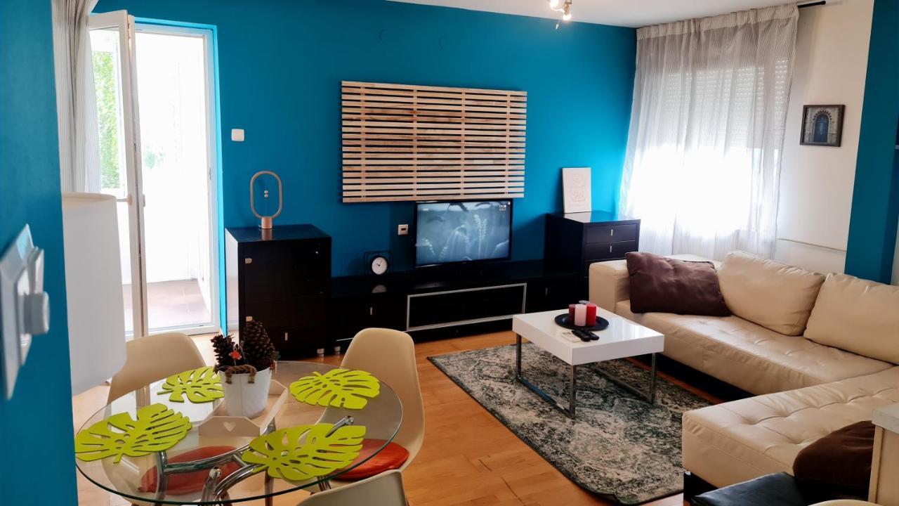 Studio Apartman Karler คาร์โลวัตส์ ภายนอก รูปภาพ